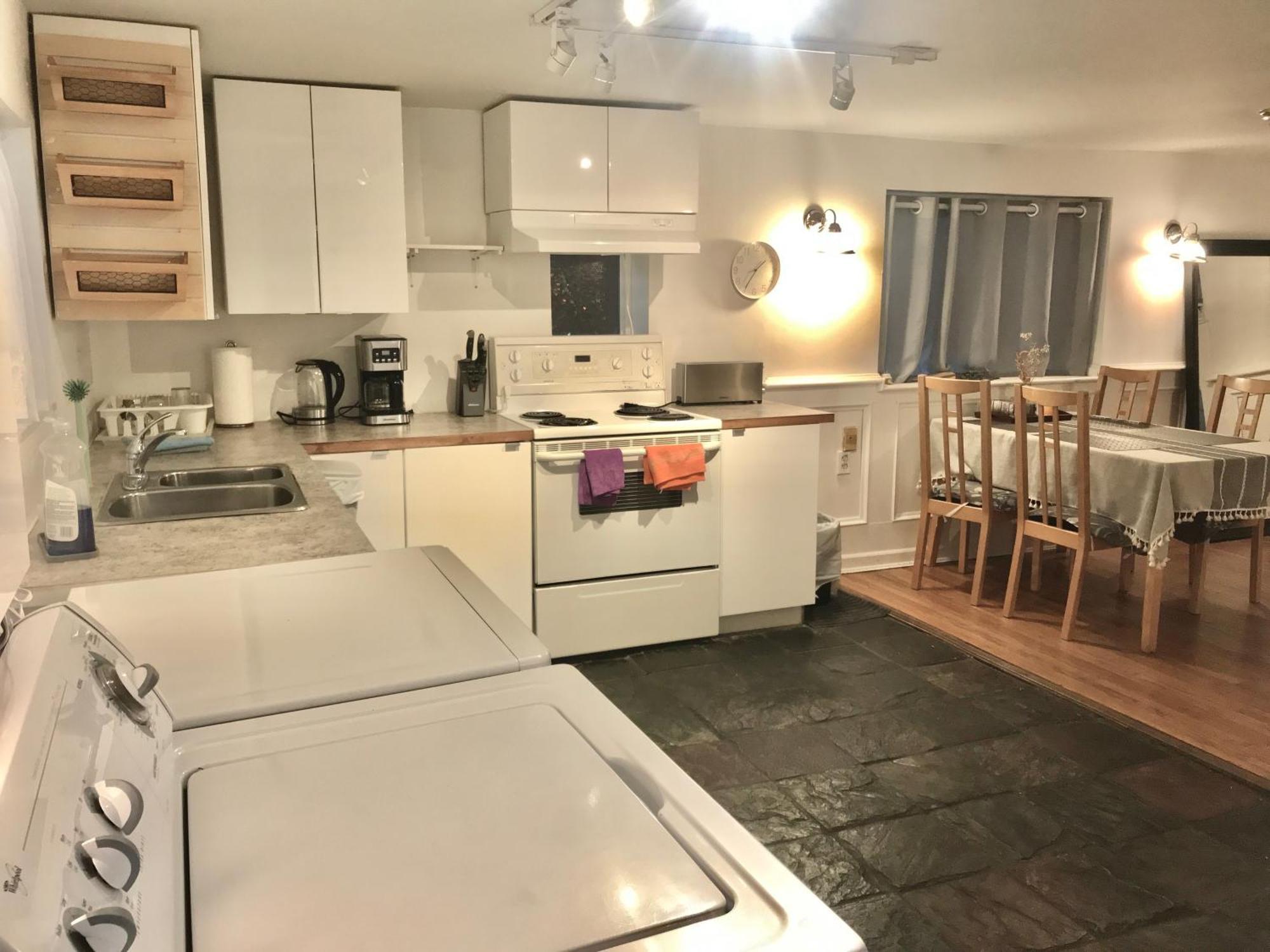 וונקובר Heart Of Kitsilano Area,5 Mins Walk To Kits Beach,No Share With Other People Stay מראה חיצוני תמונה